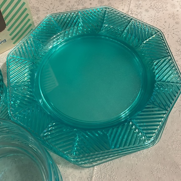 NWOT Spotlights Table Setting - Picture 4 of 6